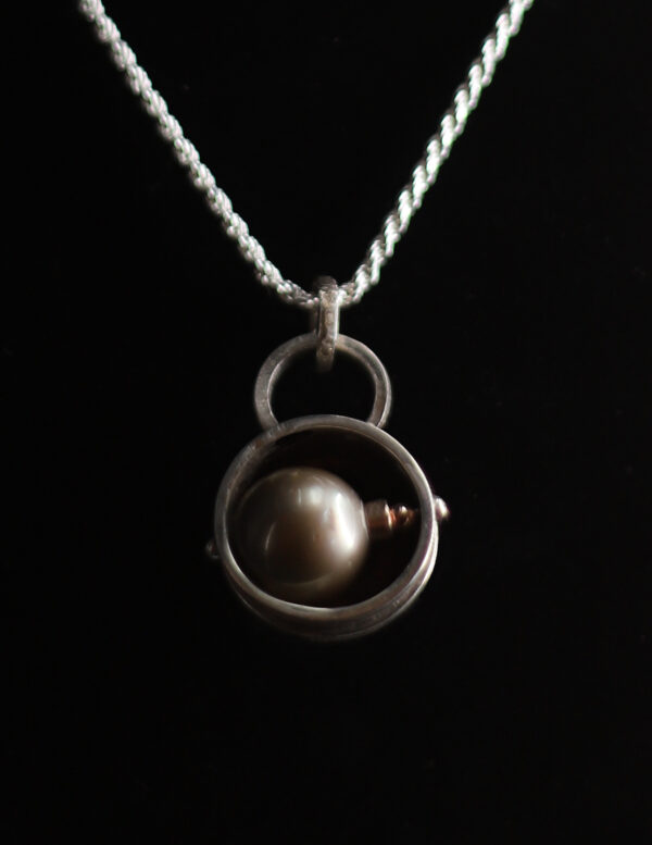 Kinetic Black Pearl & Bead Pendant